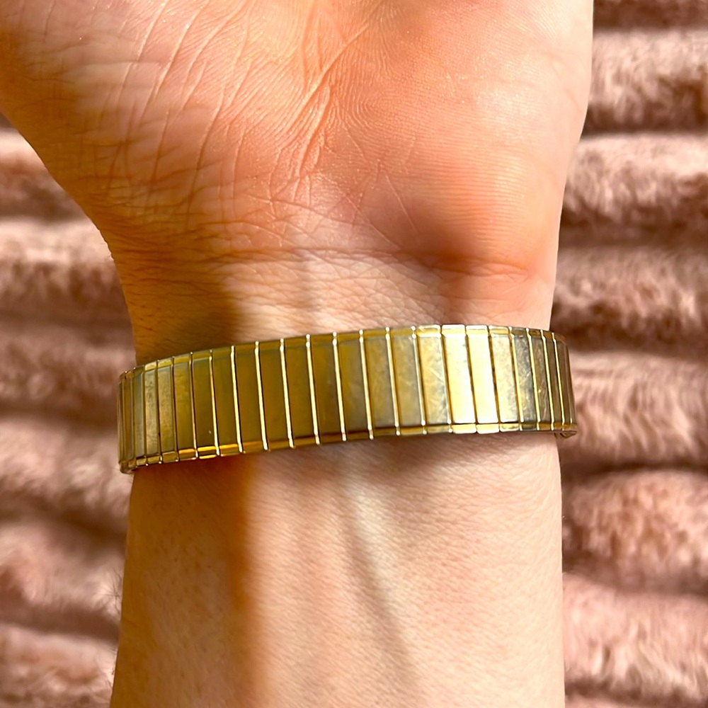 Pulsar Gold Mickey Mouse Watch - Picture 5 of 7